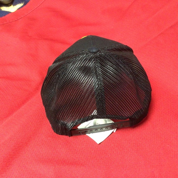 NHL BOSTON BRUINS new hat - Picture 2 of 3